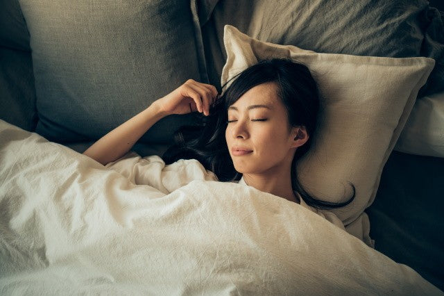 How can light-sleepers get better-quality sleep? Causes of light sleep and methods for achieving deep sleep.